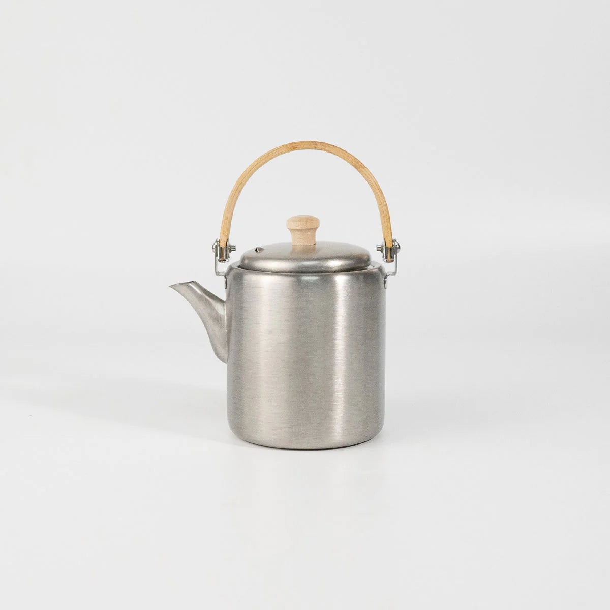 http://konpoto.com/cdn/shop/products/aizawa_teapot_1.webp?v=1681862620