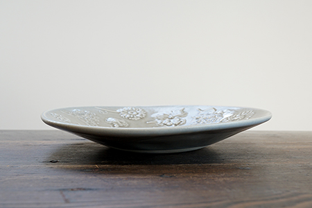 Yoshizawa kiln 12 Birth-month flowers gray deep plate