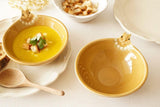 益子焼 Yoshizawa Flat Bowl with Flower ecoration