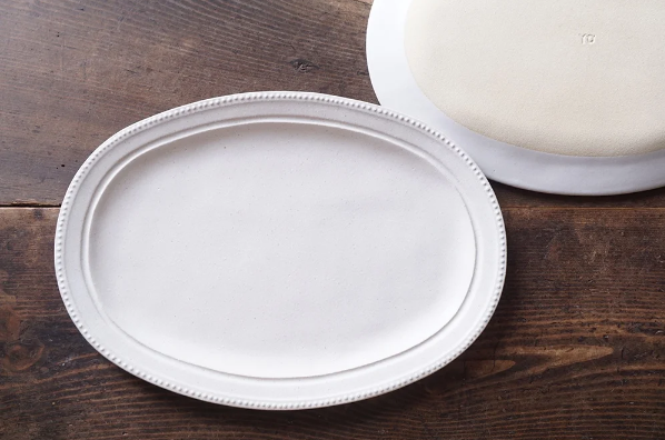 Yoshizawa White A Pretty Pound Cake Plate