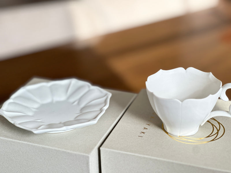 USUKIYAKI 臼杵烧 Tea Cup & Saucer (WHITE)