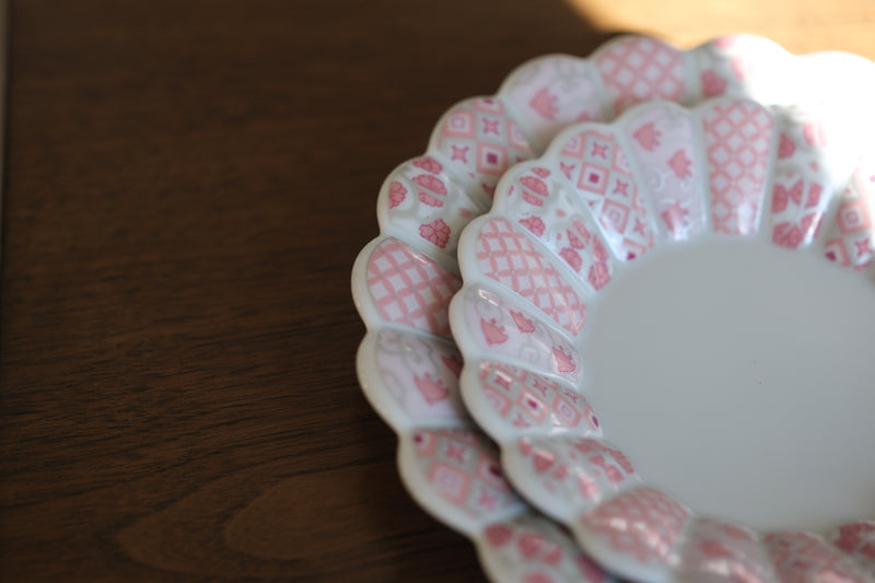 林九郎 Hasami Ware Hana Rikyu Round Plate (19 cm)