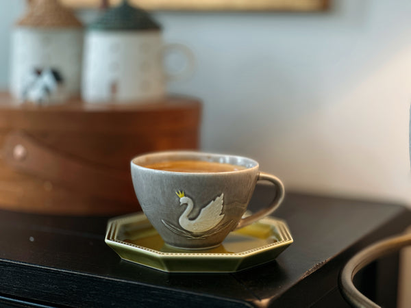 吉泽 Yoshizawa Pearlstone Gray Swan with Yellow Crown Mug