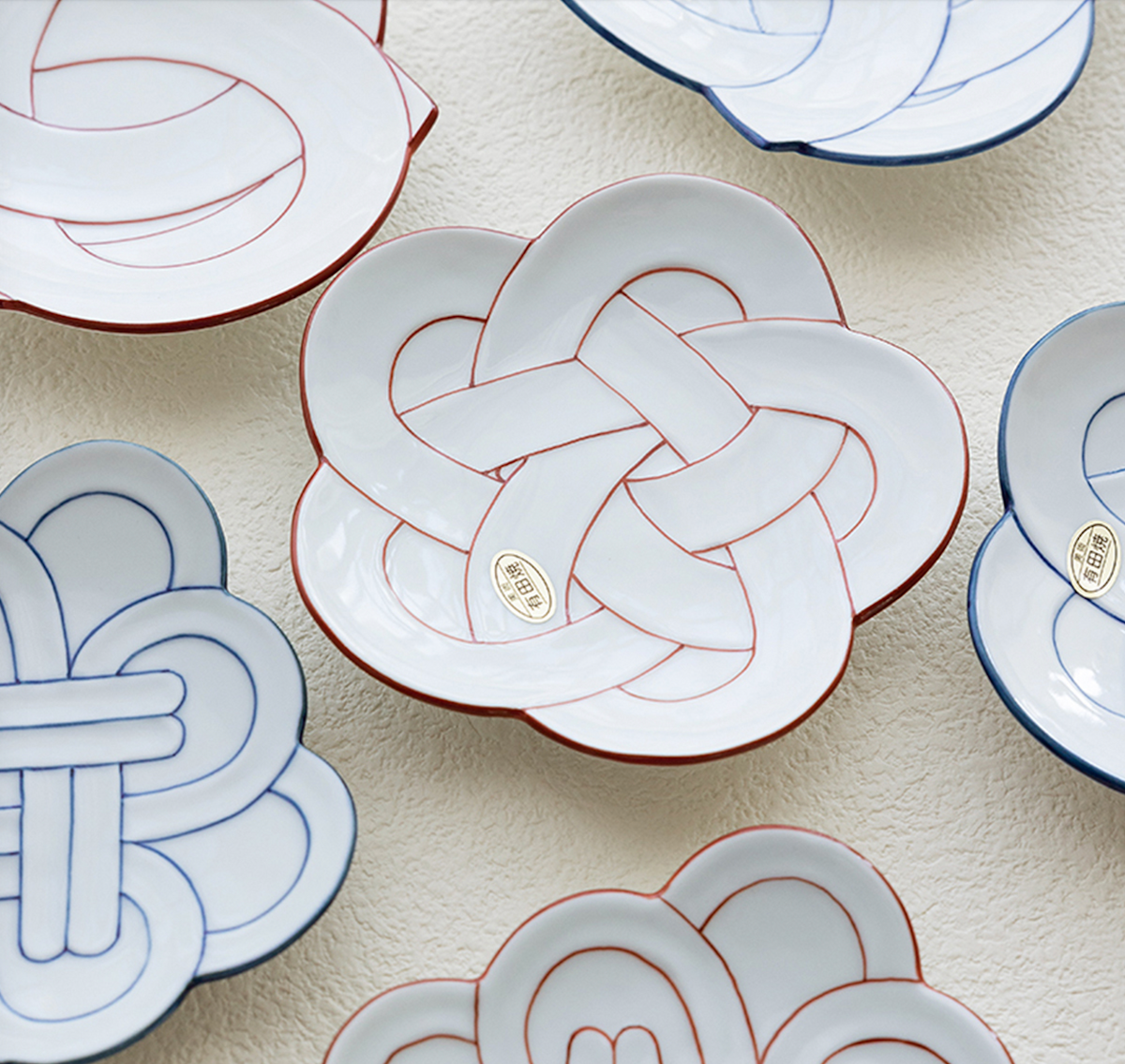 Arita Taseigama Ume Knot Small Plate Red – KONPOTO