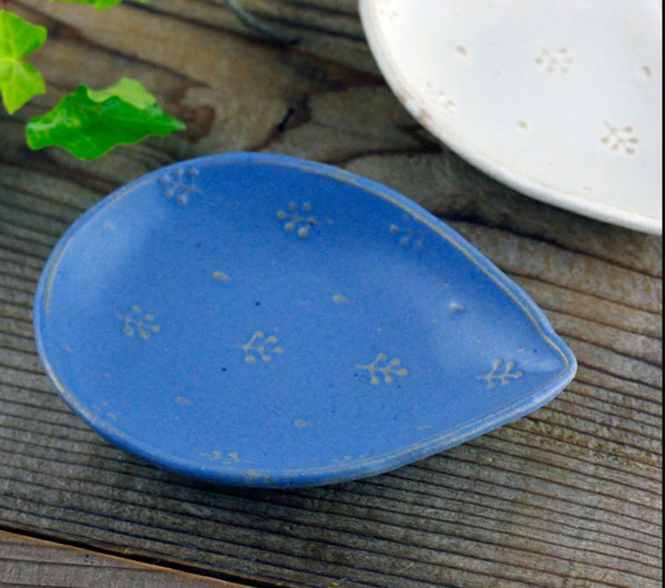 益子焼 Wakasama pottery drop-shaped small plate with Scandinavian design